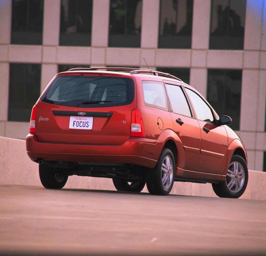  Ford Focus Wagon 1999 года  (фото 28 из 75)